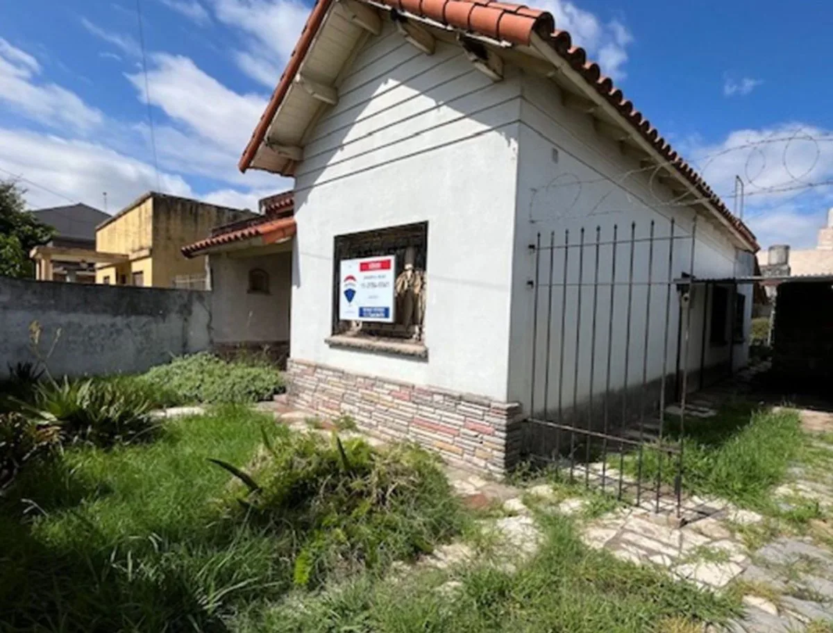 VENTA CASA 4 AMBIENTES VILLA LUZURIAGA foto 2