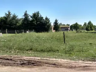 LOTE DE 450m2 EN PILAR foto 1