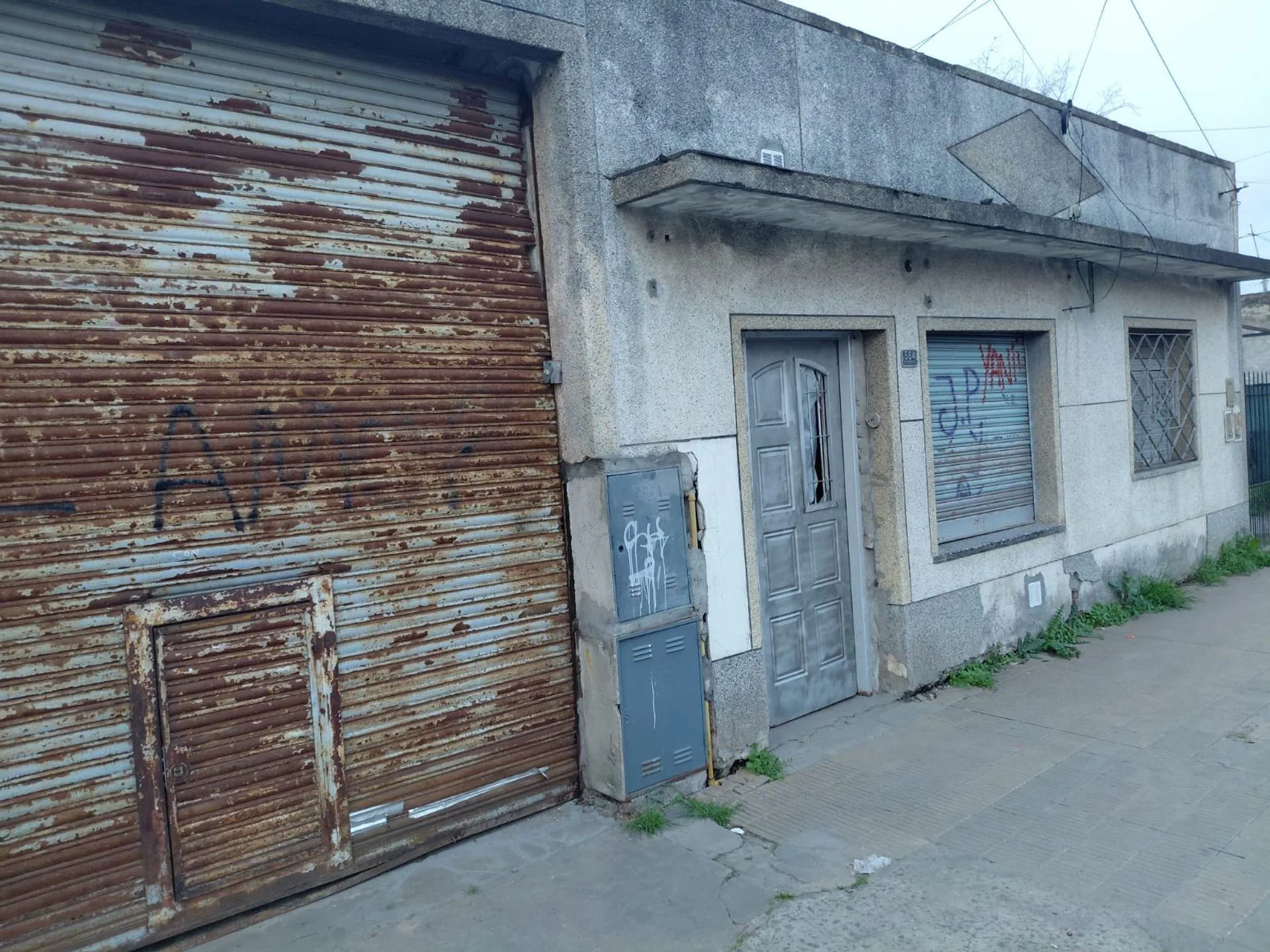 Venta dos Casas a refaccionar ideal inversor foto 4