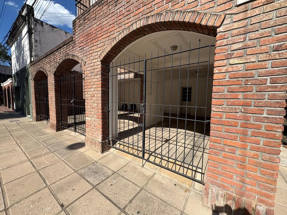 SE VENDE COMPLEJO DE DPTOS CON COCHERAS foto 3
