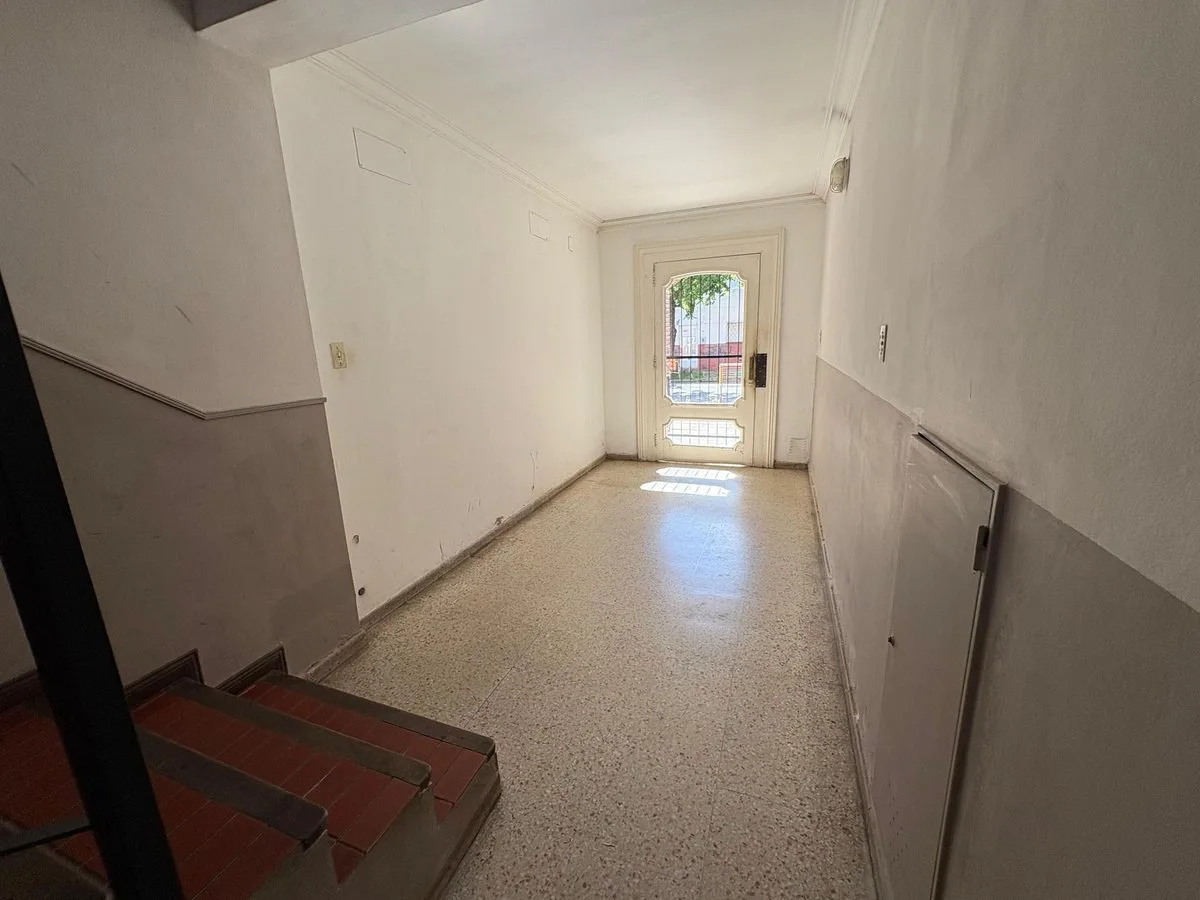 SE VENDE COMPLEJO DE DPTOS CON COCHERAS foto 5