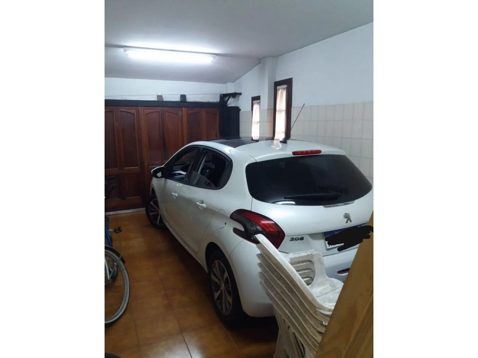 Excelente Propiedad En Dos Plantas Con Parque Y Parrilla foto 2