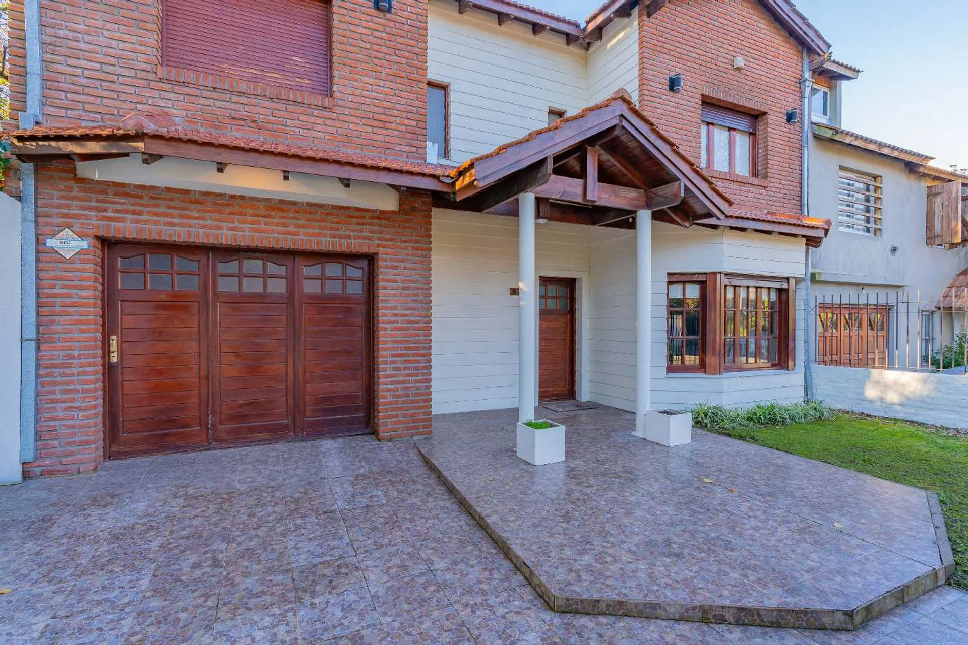 VENTA Casa 4amb c/Garage Doble y Parque | Colinas foto 2