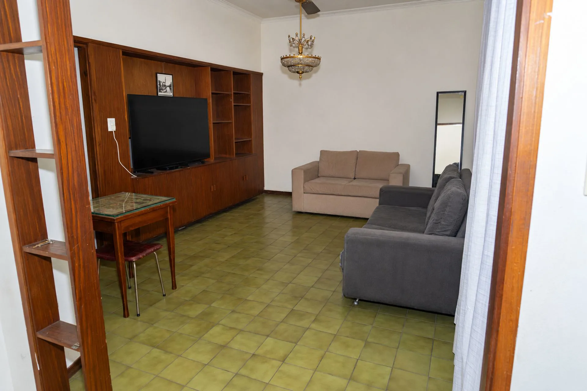 Casa 5 ambientes venta en Adrogué con departamento foto 4