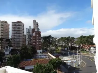 Hermoso departamento. 2 plantas. 2 dormitorios. Pleno centro con cochera. foto 1