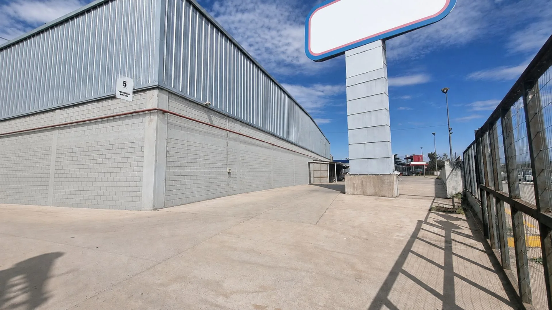 ALQUILER GALPÓN 800m2 CIRCUNVALACIÓN ZONA NORTE foto 5