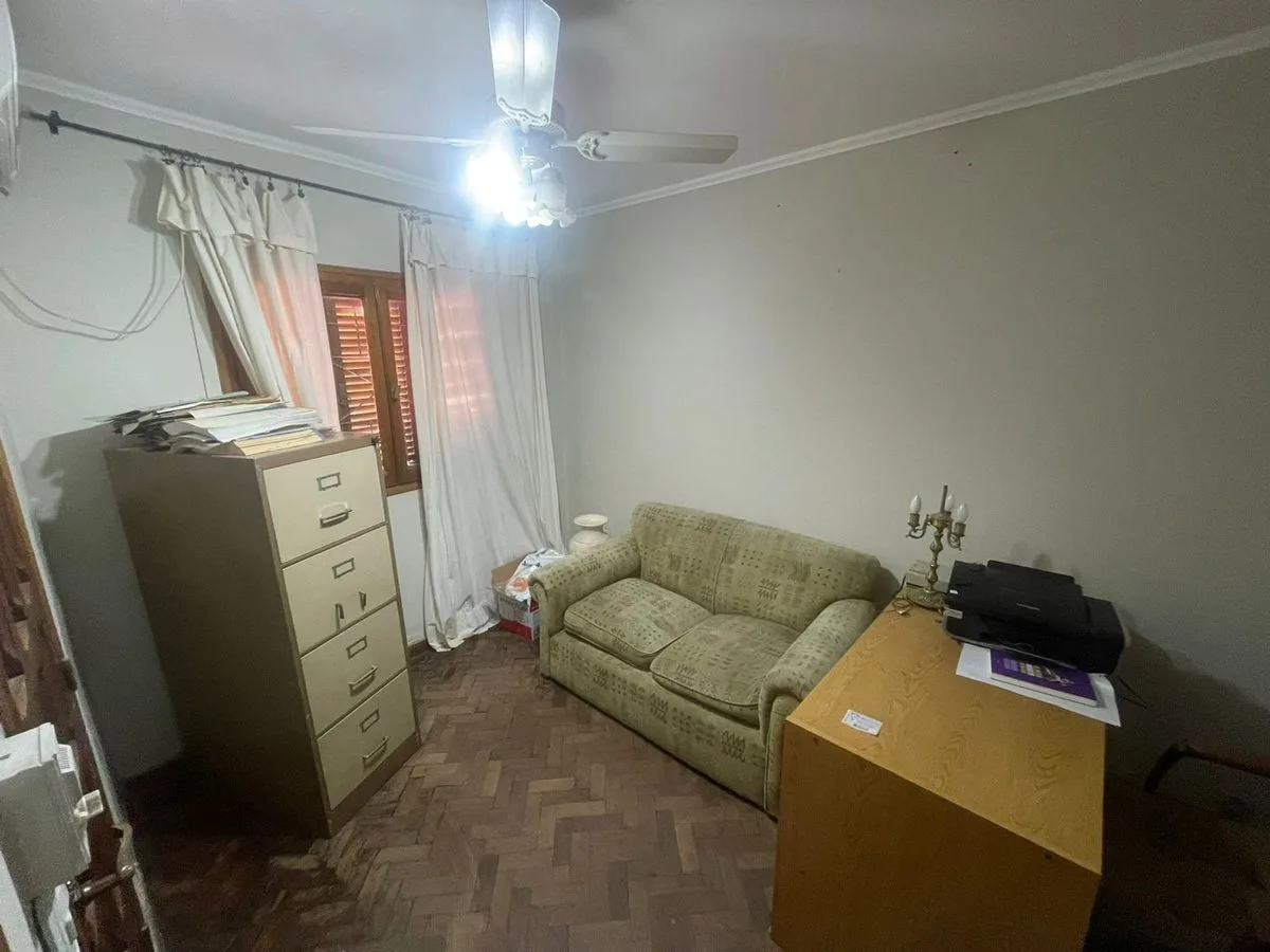 CASA EN VENTA - BARRIO CENTRO - 5 DORMITORIOS foto 5