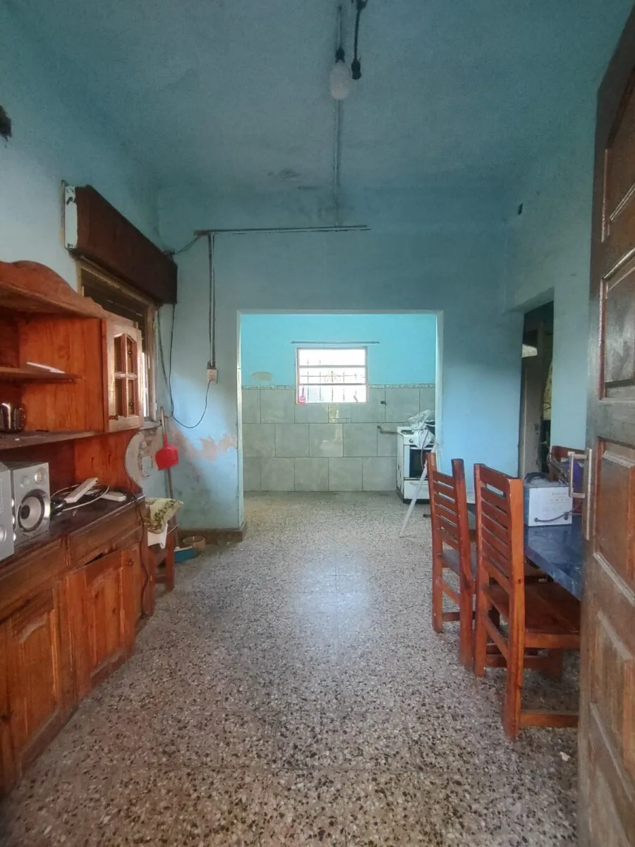 Casa en venta en calle 882 Ezpeleta Quilmes 297 m2, 3 ambientes. foto 2