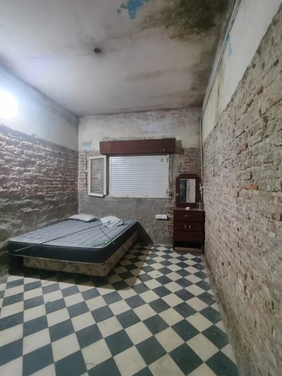 Casa en venta en calle 882 Ezpeleta Quilmes 297 m2, 3 ambientes. foto 3
