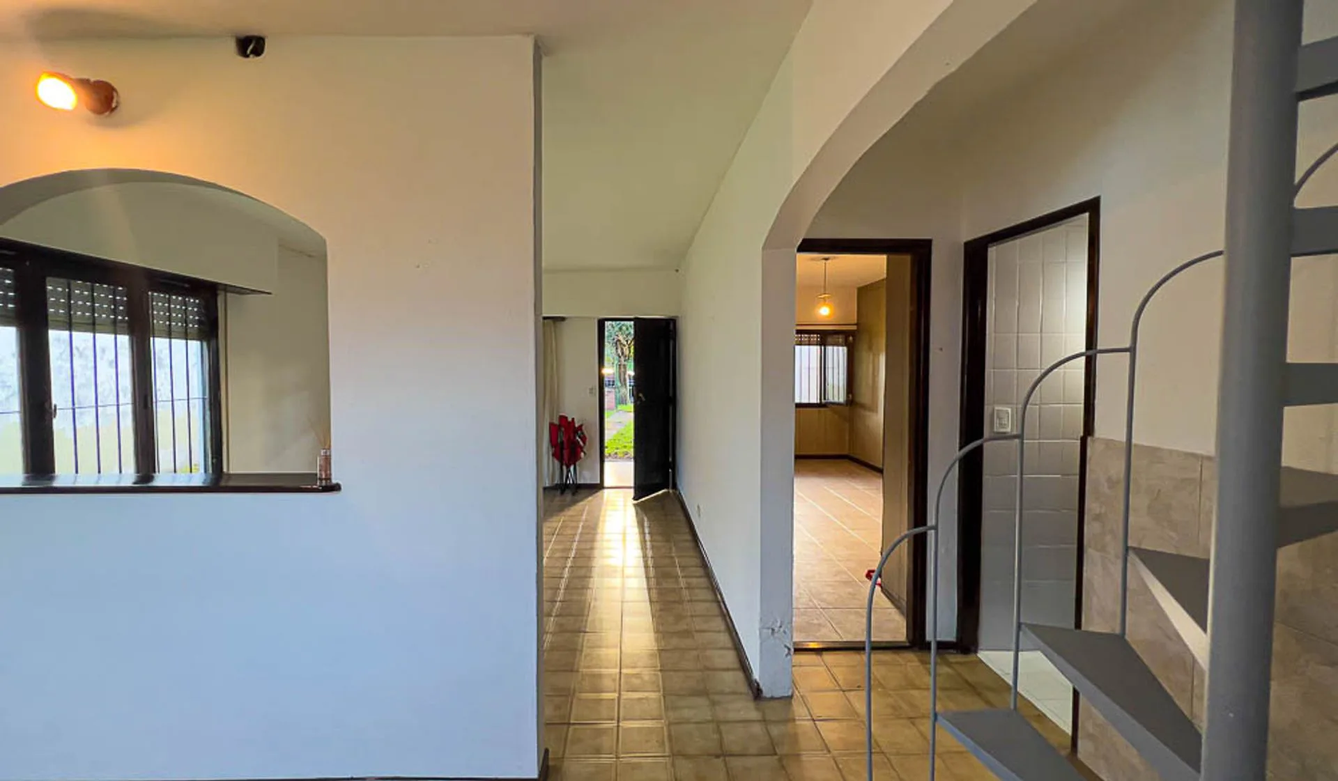 VENTA CASA 3 AMBIENTES  CON PARQUE foto 4
