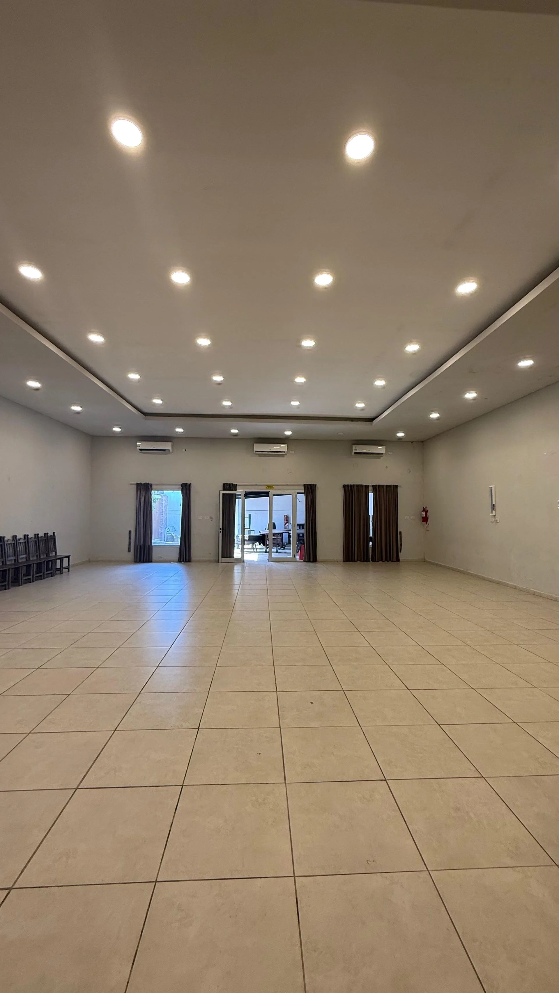 OFICINAS Y SALON DE EVENTOS EN EL CENTRO DE GOYA foto 4
