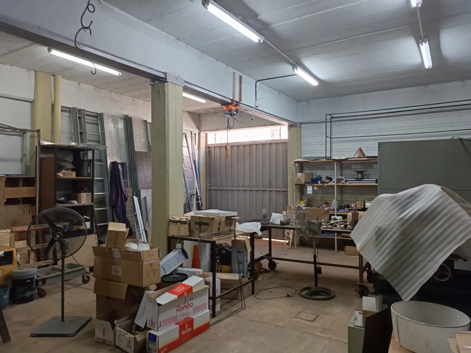 Vendo o Permuto Edificio y local Comercial centrico de 3 plantas Oficinas Deposito. Unidad Funcional foto 5