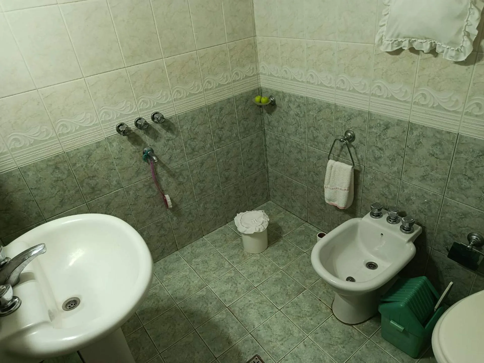 CASA 2 DORMITORIOS,  BARRIO SARMIENTO. foto 5