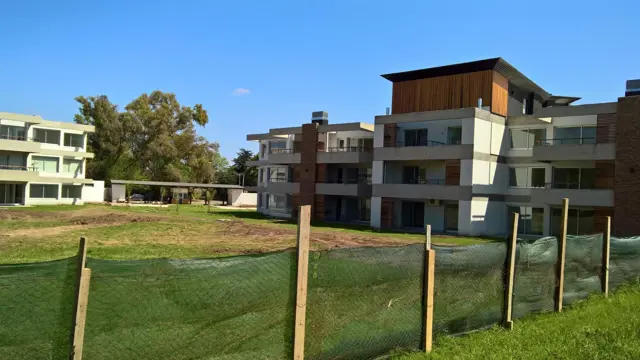 Venta departamento 2 ambientes cochera y Amenities  Altos de Benavidez Con Renta Tigre-