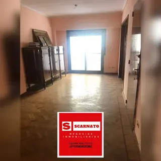 Venta departamento. Piso de 4 ambientes al frente con Balcón. Parque Patricios. foto 1