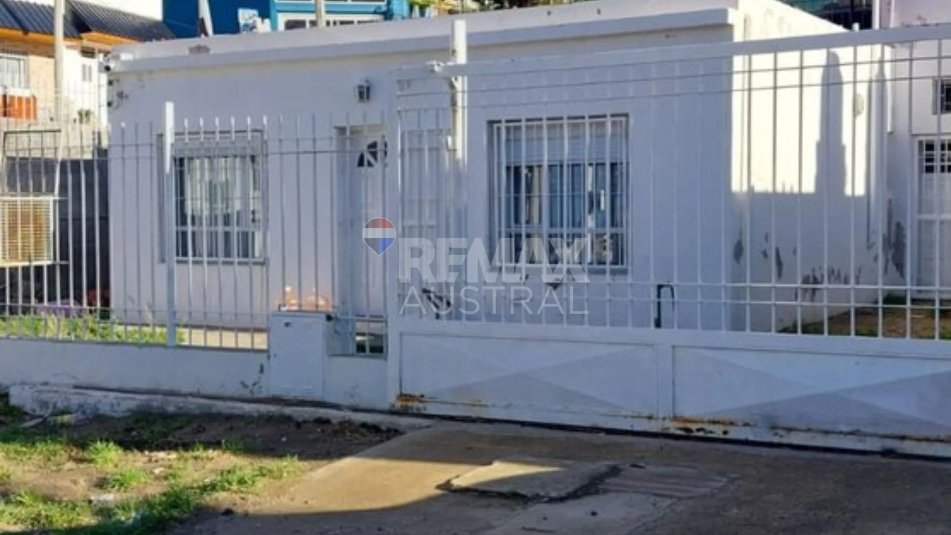 CASA + 2 DEPARTAMENTOS OPCION LOCAL COMERCIAL foto 2
