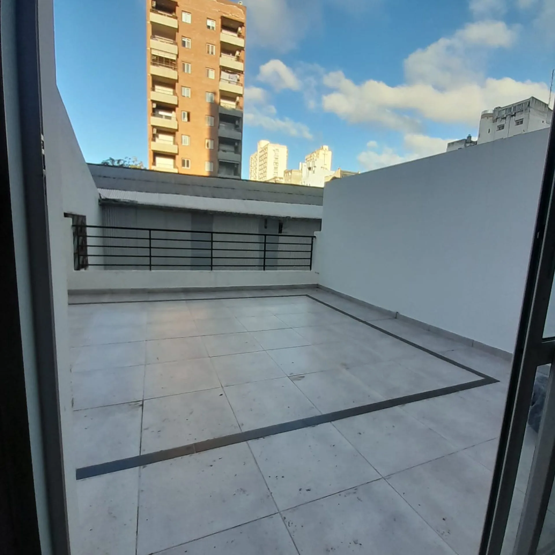 VENTA DEPARTAMENTO MONOAMBIENTE PARAGUAY AL 300 foto 2
