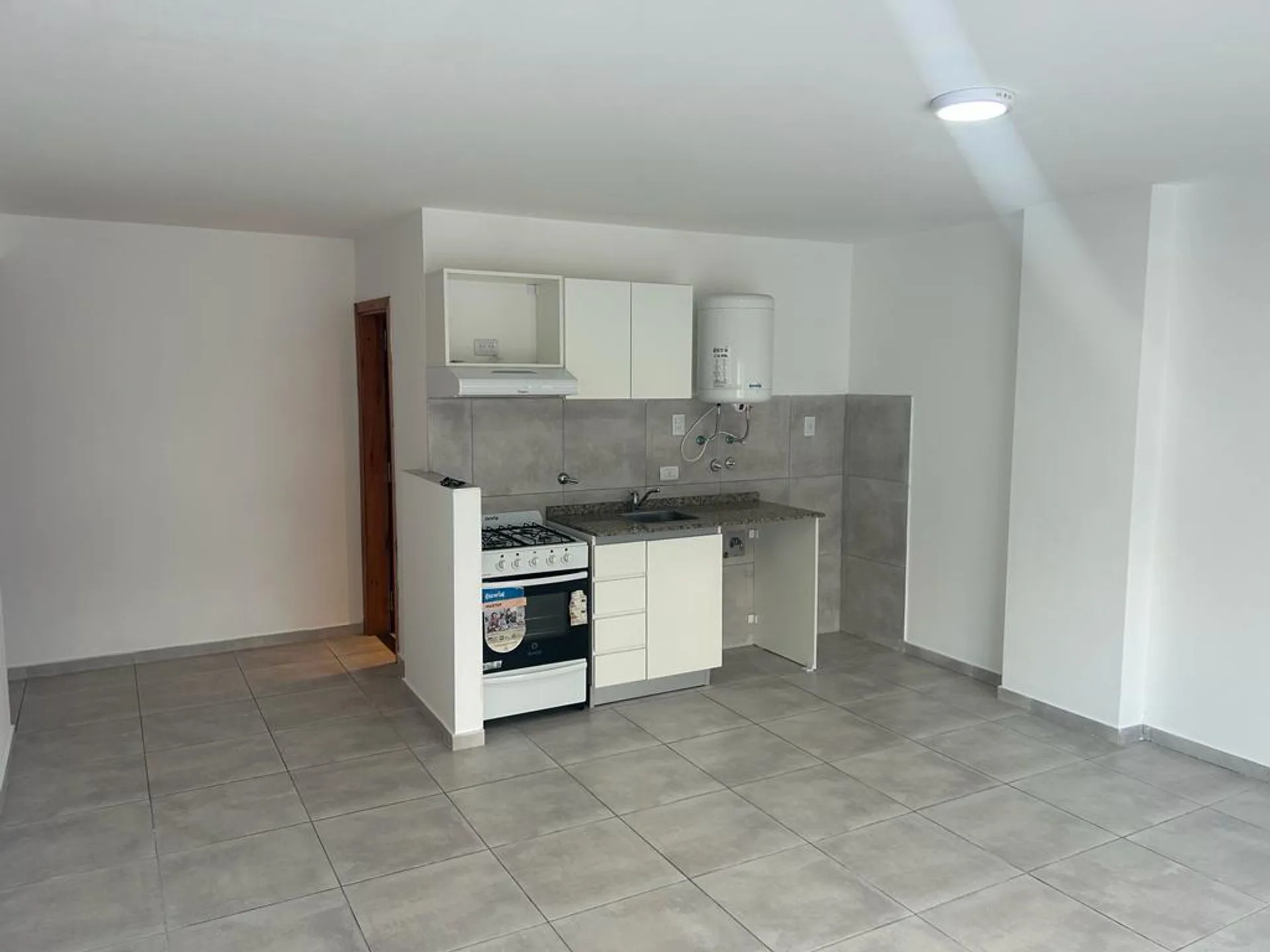 VENTA DEPARTAMENTO MONOAMBIENTE PARAGUAY AL 300 foto 4