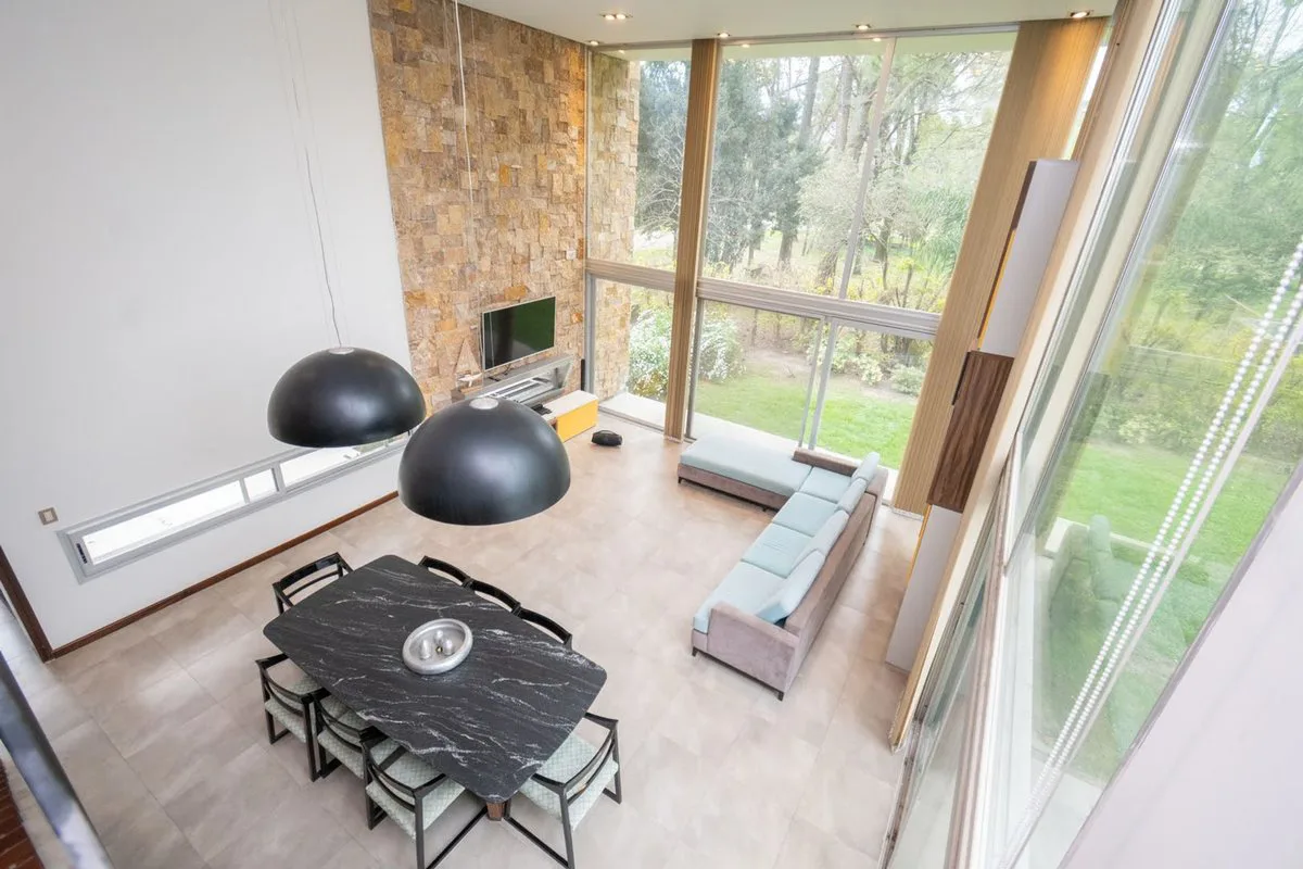 REMAX VENDE CASA IMPONENTE EN COUNTRY LOS MOLINOS foto 5