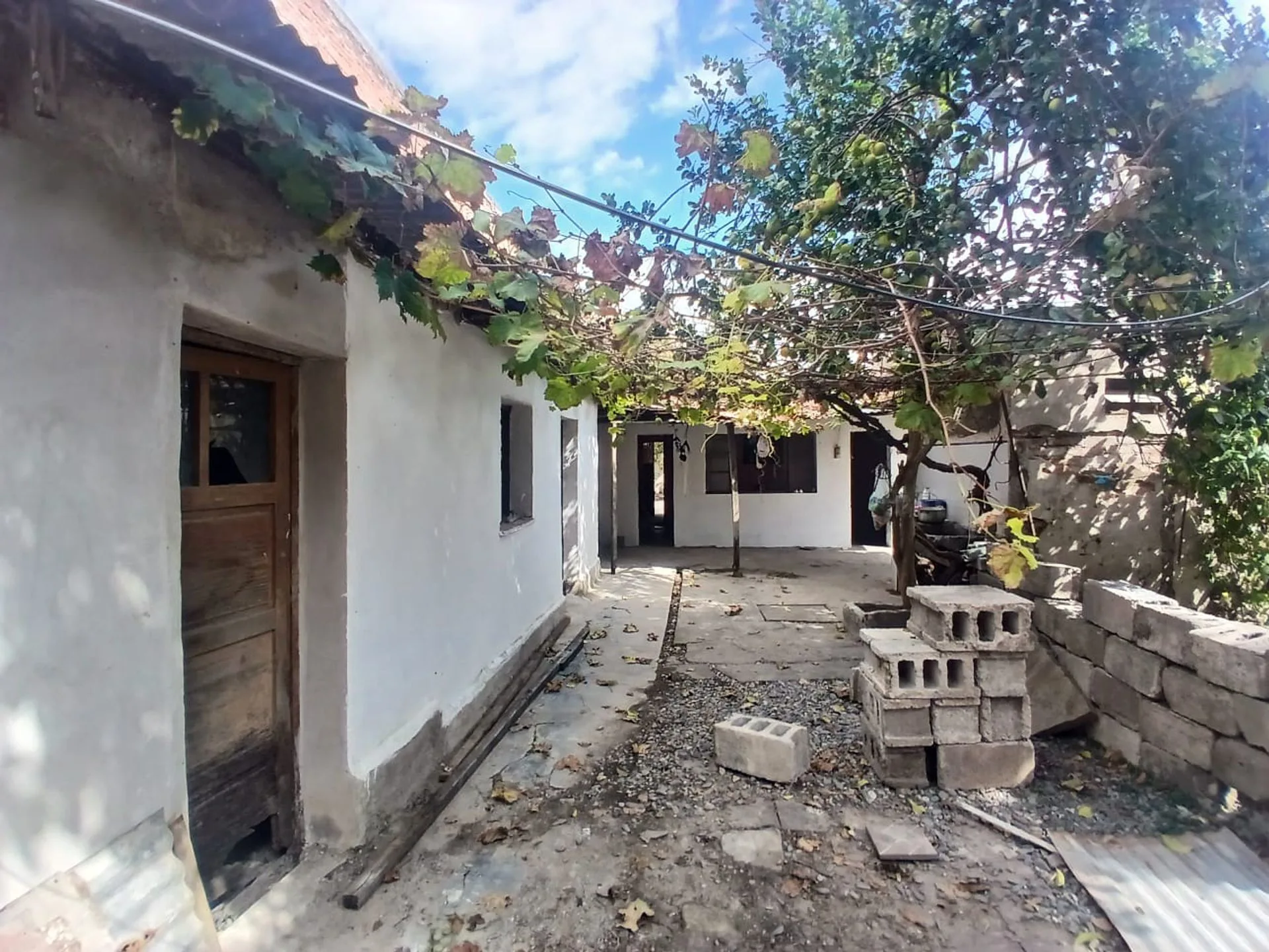 VENTA CASA EN TERRENO DE 236m2 B° MARIANO MORENO foto 5