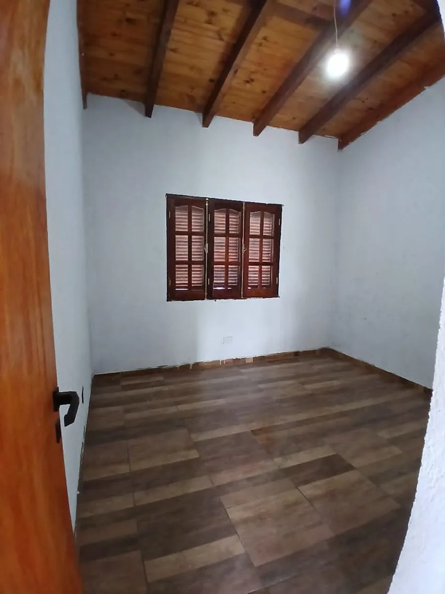 VENTA CASA 2 DORM. -  B° VICOR - OPORTUNIDAD foto 3