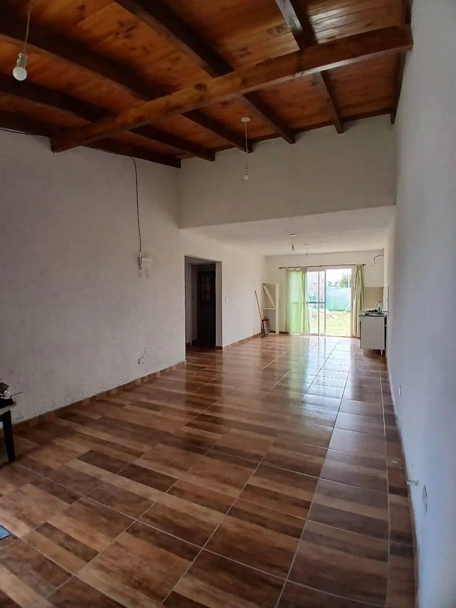 VENTA CASA 2 DORM. -  B° VICOR - OPORTUNIDAD foto 4