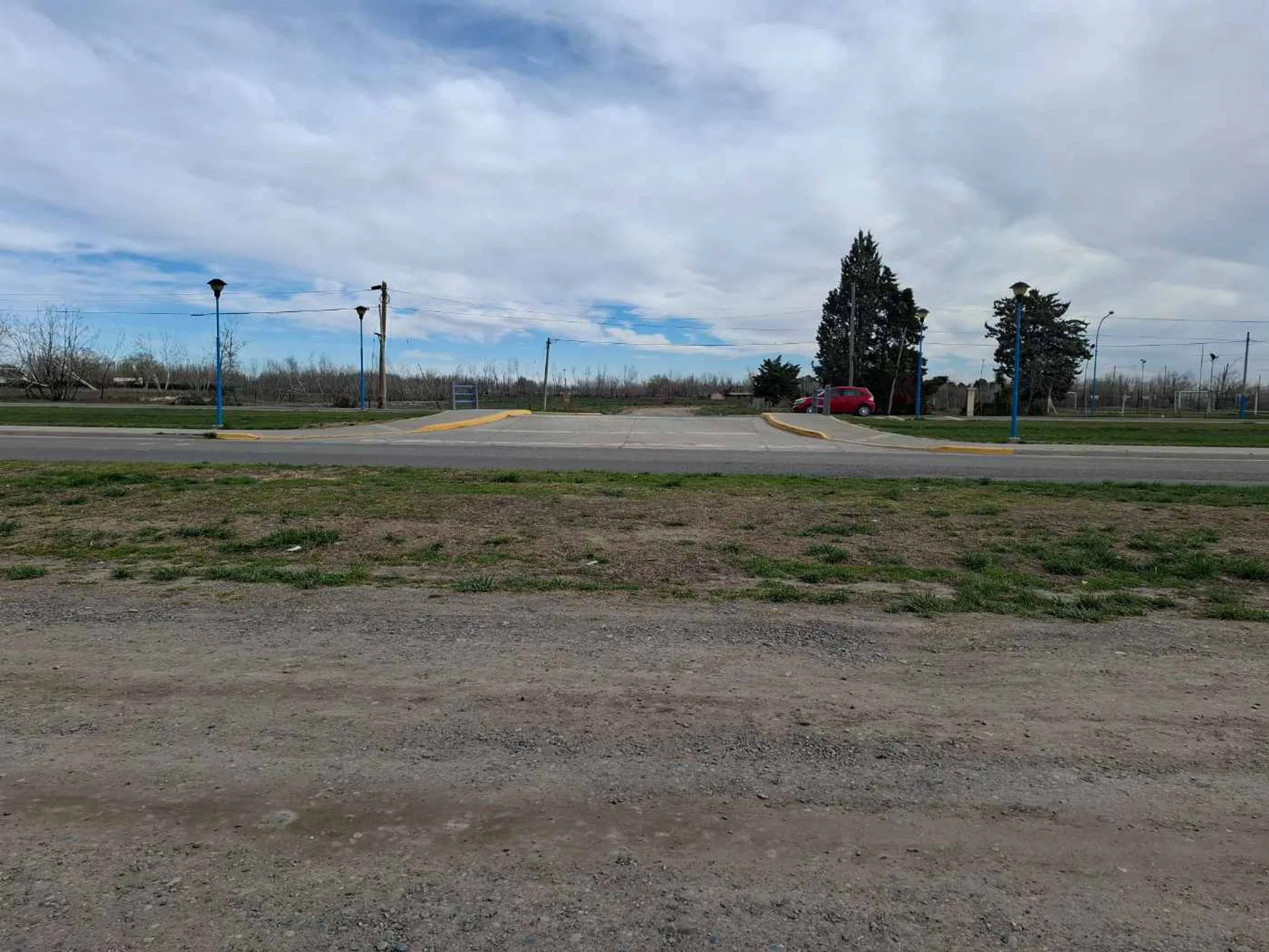Venta de terreno sobre el paseo del Bicentenario foto 3