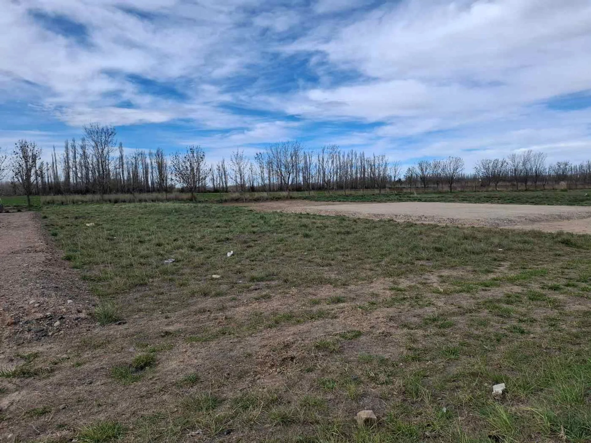 Venta de terreno sobre el paseo del Bicentenario foto 5