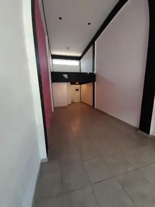 Excelente local comercial en alquiler foto 3