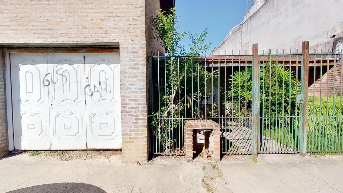 VENTA CASA 2 PLANTAS COCHERA JARDIN LOS POLVORINES foto 3