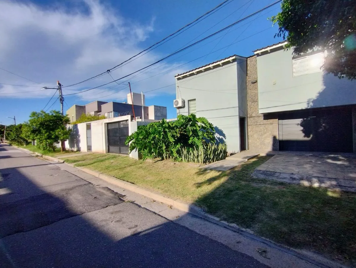 SE VENDE CASA EN B° ACHACHAY, ZONA ALTA CATAMARCA foto 3
