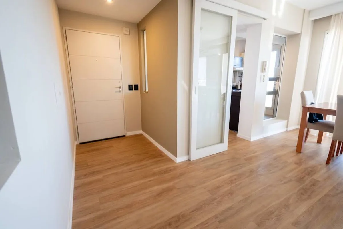 EXCELENTE DPTO. EN VENTA 2 DOR, 2 BAÑOS. COCHERA foto 2