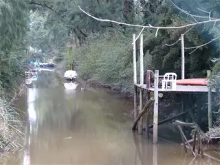 CASA EN DIQUE LUJAN CON SALIDA NAVEGABLE foto 3