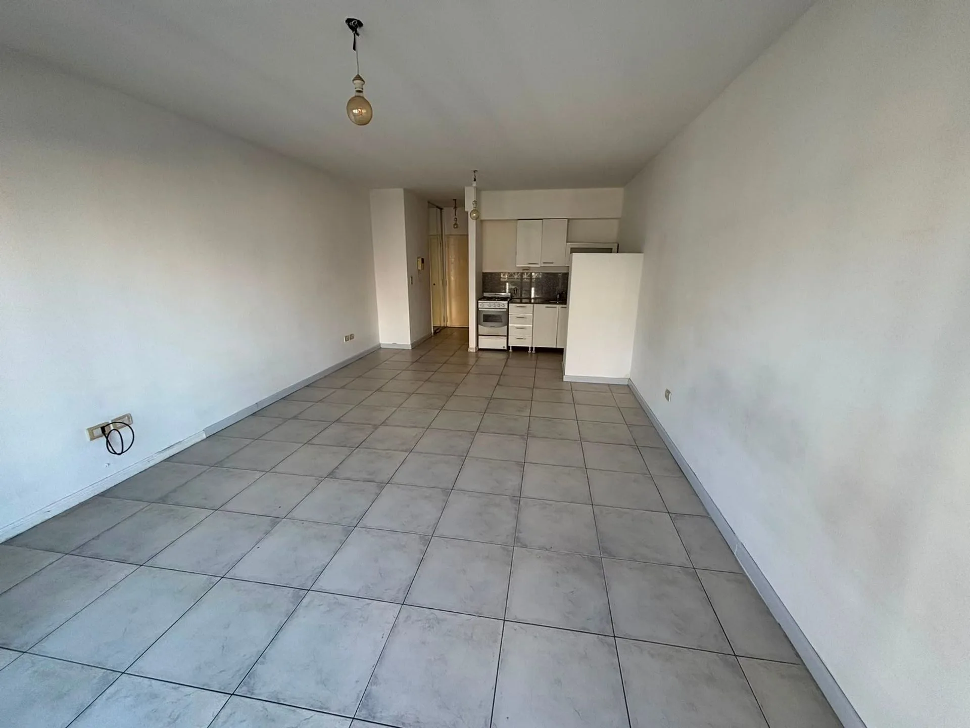VENTA - MONOAMBIENTE AMPLIO C/BALCON - ALMAGRO foto 5