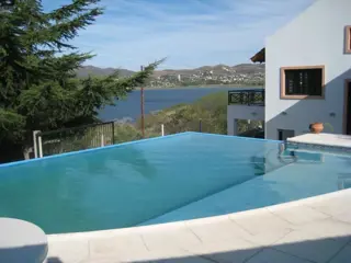 VILLA DEL LAGO!!!! VENTA DE PRECIOSA PROPIEDAD DE CATEGORÍA CON PANORÁMICA VISTA AL LAGO Y A LAS SIERRAS foto 3
