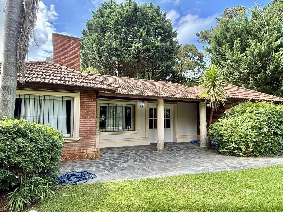 CASA EN VENTA 6 AMBIENTES PINAMAR CON PISCINA foto 3