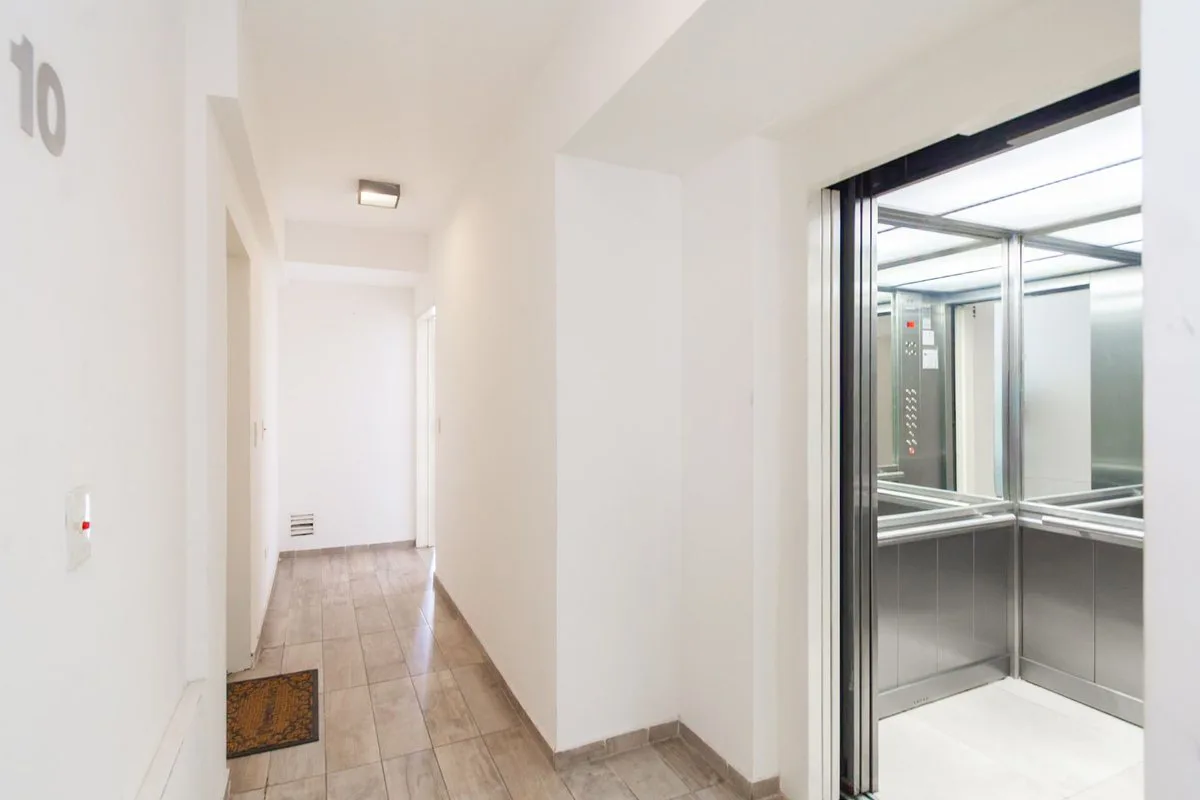 VENTA DEPARTAMENTO 2 AMBIENTES. FLORES CON BALCÓN foto 5