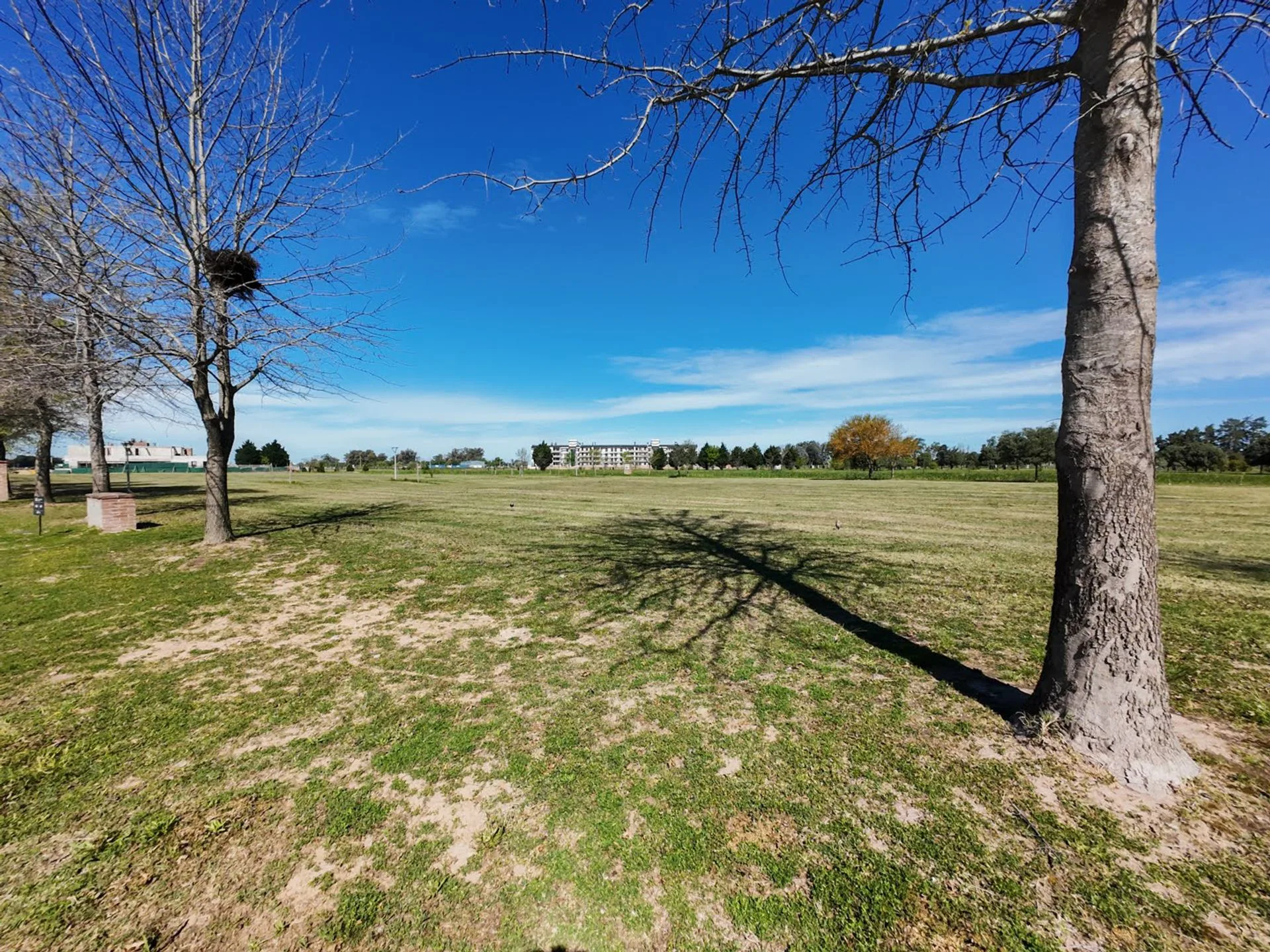 Lote a la laguna en country Santomas Cielo foto 3