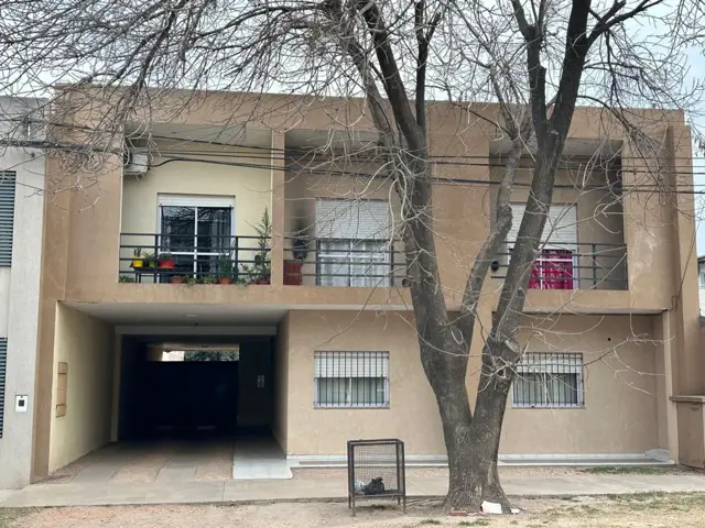 MONOAMBIENTE CON COCHERA