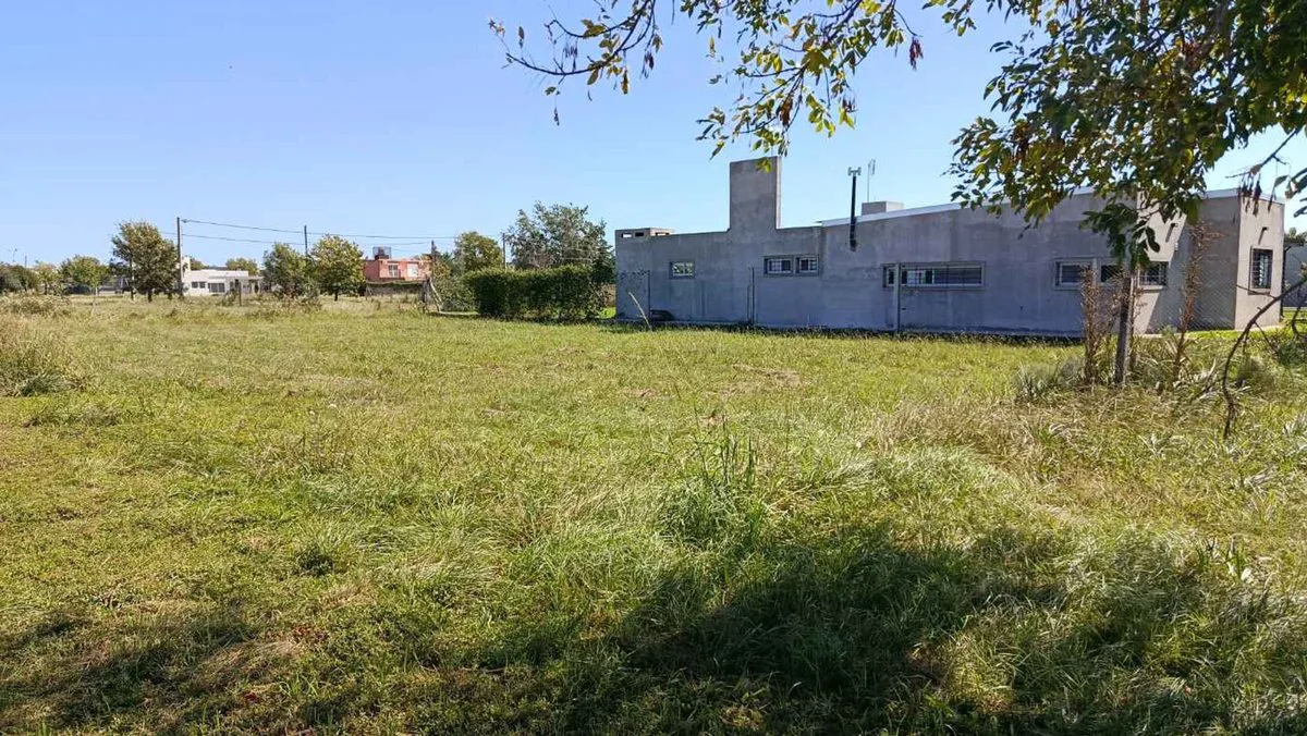 VENTA TERRENO PUNTA CHACRA SOBRE AUTOPISTA 753 M2 foto 2