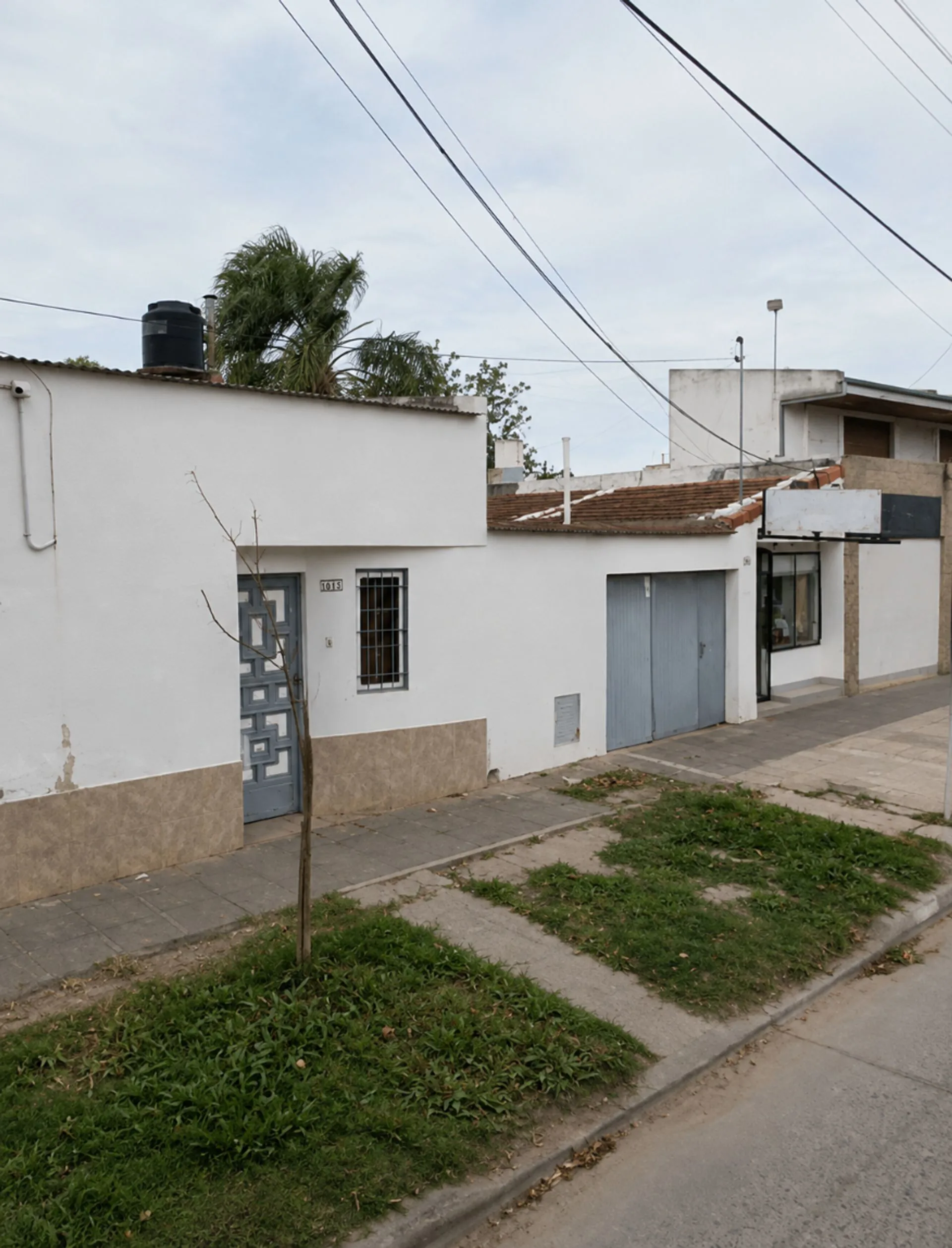CASA DE 2 DORMITORIOS + LOCAL COMERCIAL SANTO TOME foto 3