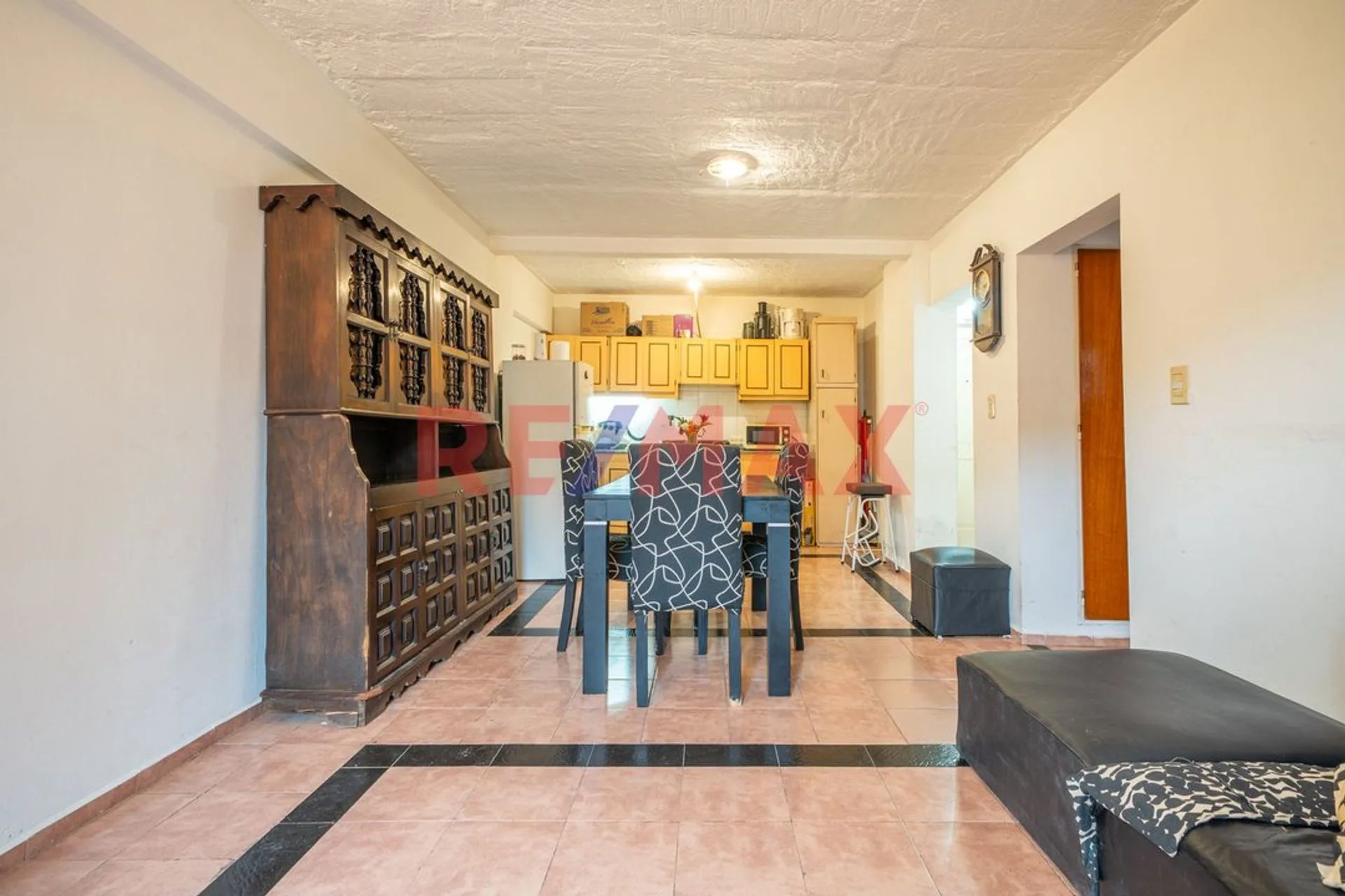 VENTA 2 AMBIENTES CON PILETA BALCON  HTAL GARRAHAN foto 3