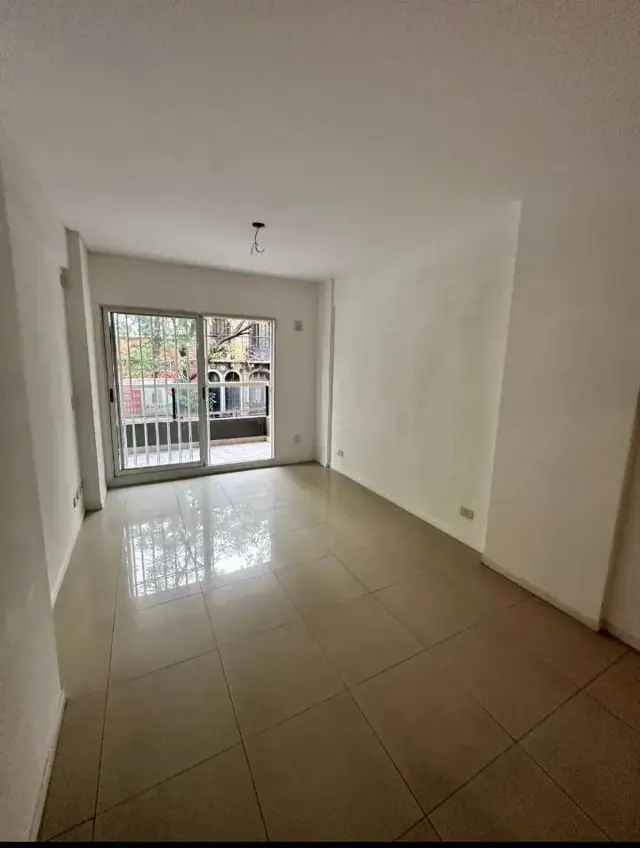 Se vende un espectacular departamento, de 2 ambientes amplio con balcón - Almagro