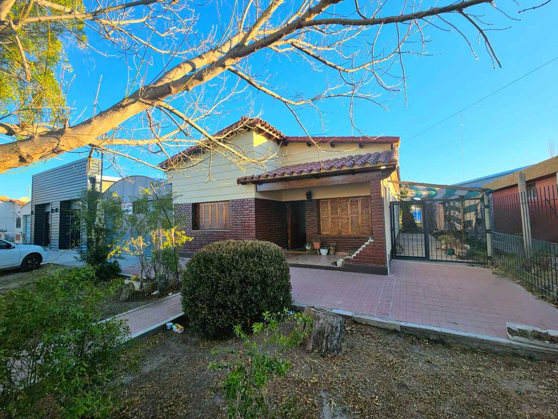 VENTA CASA Y GALPON SAN RAFAEL MENDOZA foto 4
