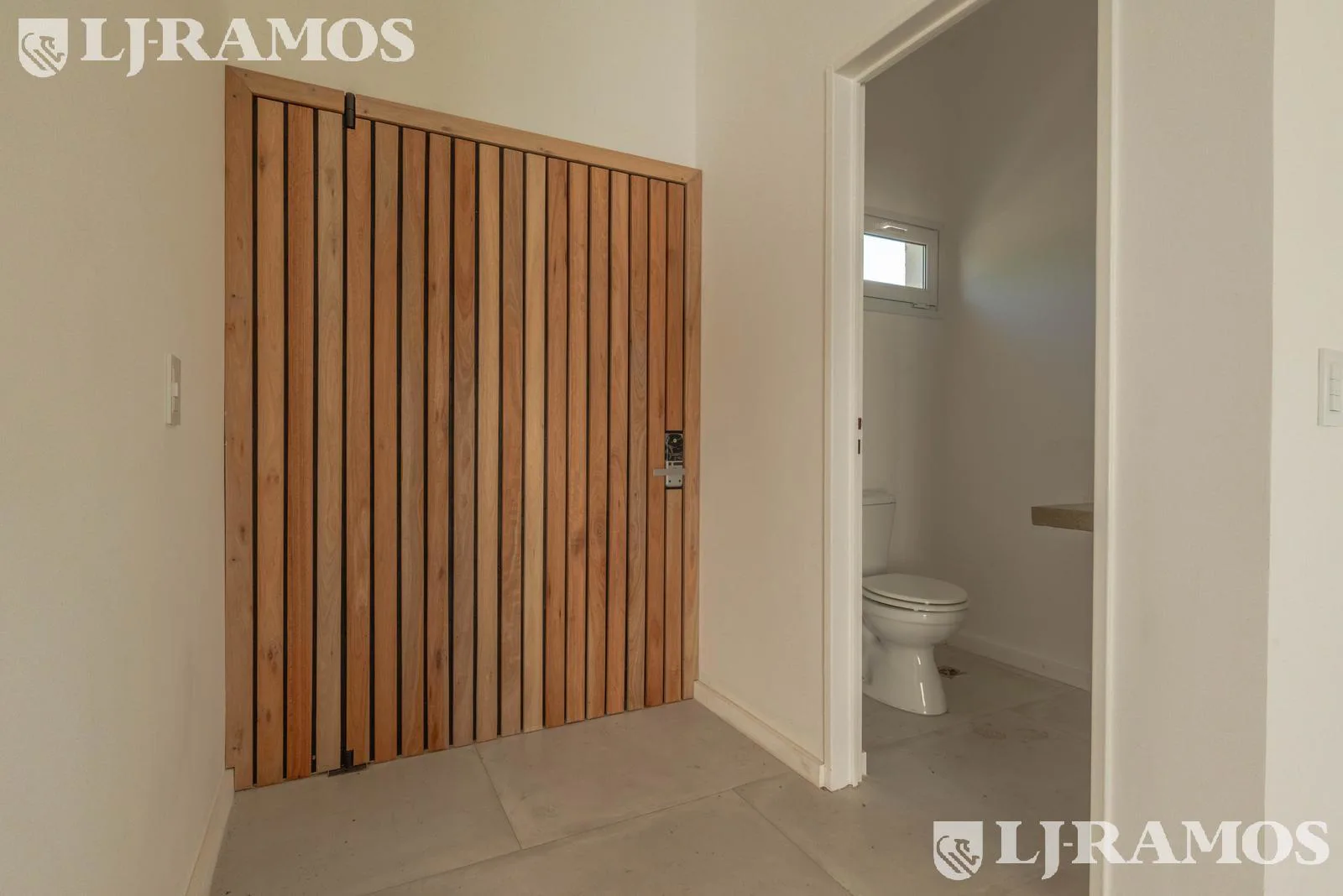 casa a estrenar en area 1  San Sebastián, sin escritura, sin pileta MB foto 2