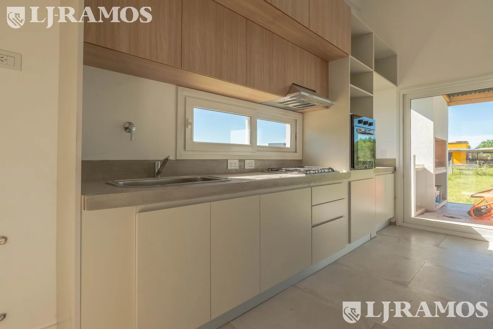 casa a estrenar en area 1  San Sebastián, sin escritura, sin pileta MB foto 4