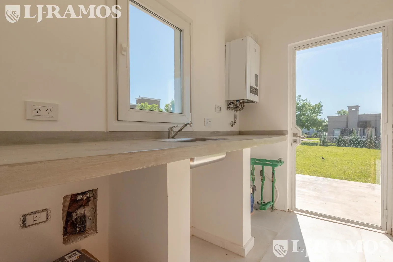 casa a estrenar en area 1  San Sebastián, sin escritura, sin pileta MB foto 5