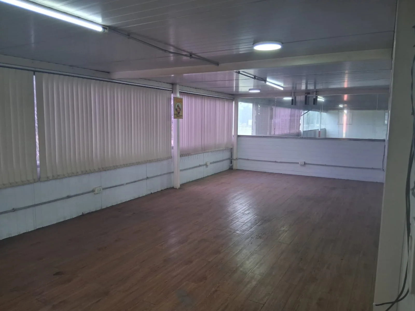ALQUILER NAVE 1.800m2 MORENO Parque Industrial foto 3