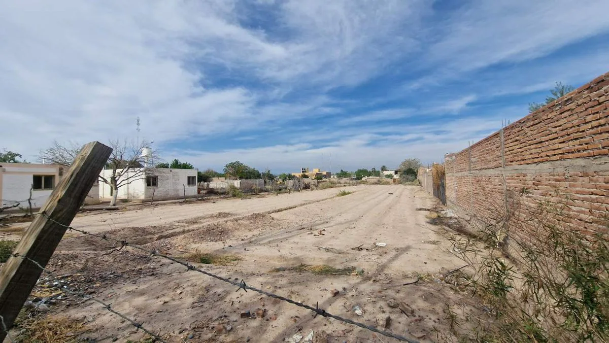 VENTA GRAN TERRENO 2347 M2 POCITO CENTRO foto 3