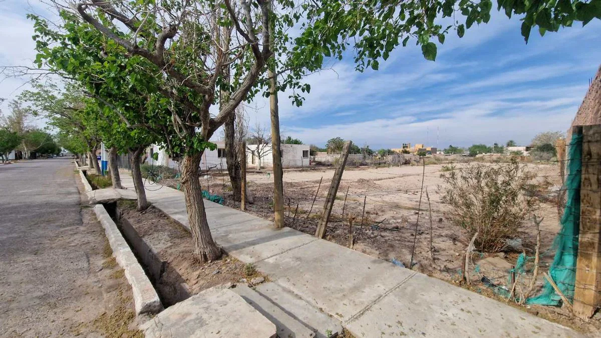 VENTA GRAN TERRENO 2347 M2 POCITO CENTRO foto 4